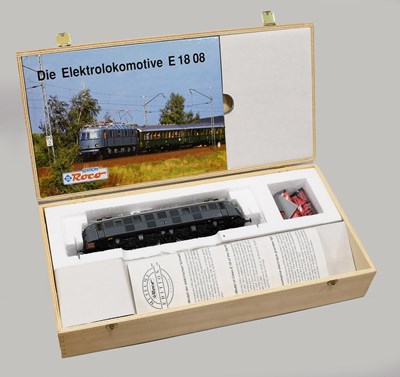 Lot 3265 - Roco 43660 Museum Edition HO Gauge E18 08 DR Pantograph Locomotive