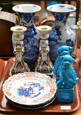 Lot 27 - A collection of ceramics including Japanese and Chinese (on one tray)