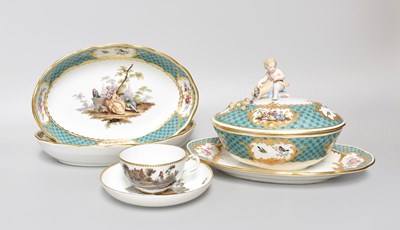 Lot 40 - A Meissen Porcelain Sauce Tureen and Cover on...