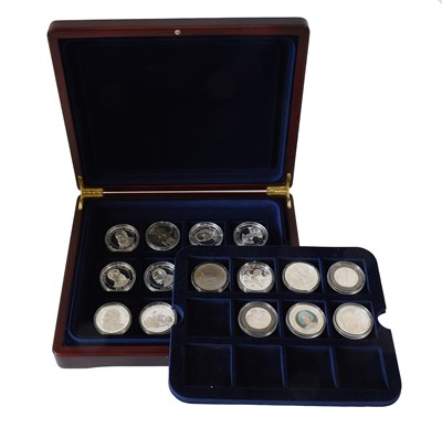 Lot 452 - 19 x Assorted Commemorative Crowns, comprising:...