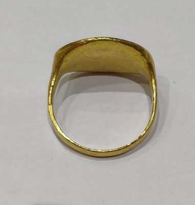 Lot 2001 - A Greek Ring