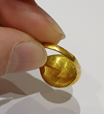 Lot 2001 - A Greek Ring