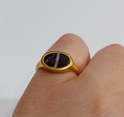 Lot 2023 - An 18th Century Intaglio Ring
