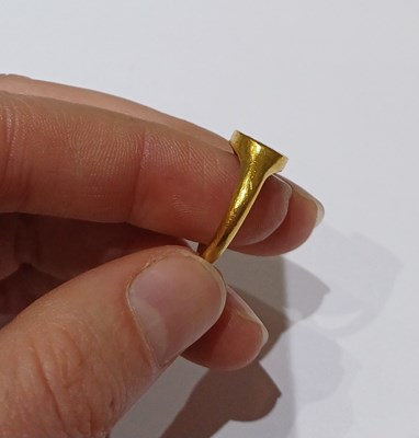 Lot 2023 - An 18th Century Intaglio Ring