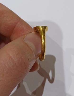 Lot 2023 - An 18th Century Intaglio Ring