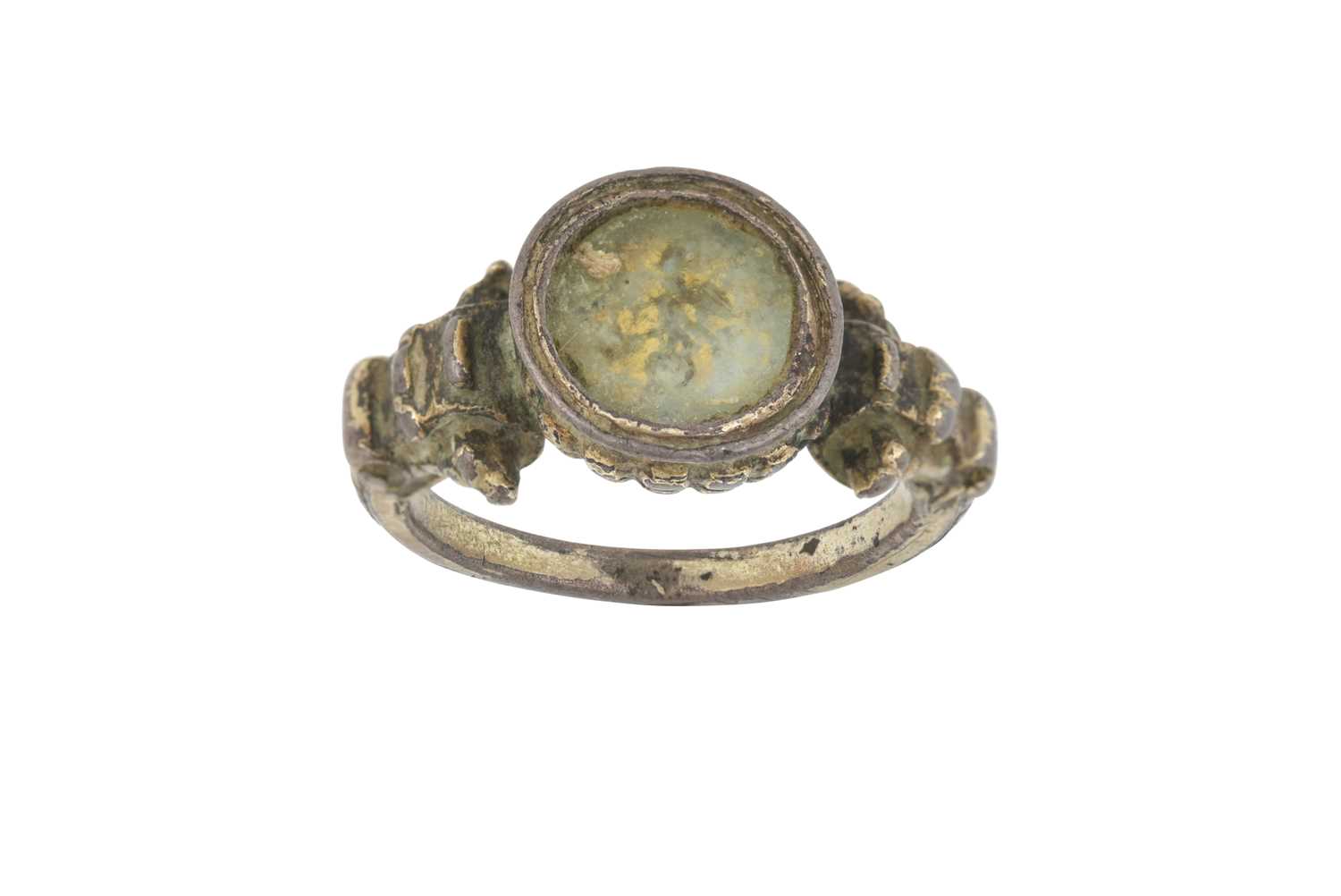 Lot 2008 - A Metal Ring