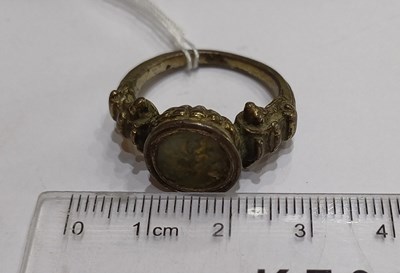 Lot 2008 - A Metal Ring