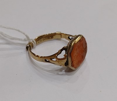 Lot 2082 - A Glass Signet Ring