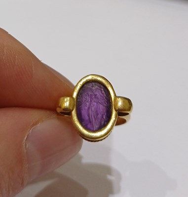 Lot 2012 - An Amethyst Intaglio Ring
