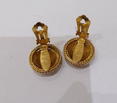 Lot 1095 - A Quantity of Costume Jewellery, comprising a...