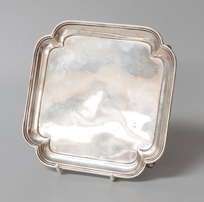 Lot 15 - A George V Silver Waiter, by Thomas Bradbury...
