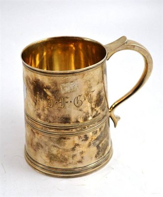 Lot 111 - A silver tankard