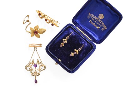 Lot 278 - An Amethyst Brooch/Pendant, stamped '9CT',...