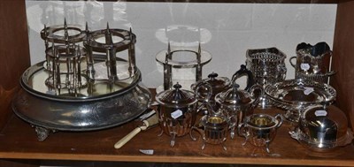 Lot 121 - A Victorian silver plated mirrored wedding case stand with two pairs of tiers, plated items...