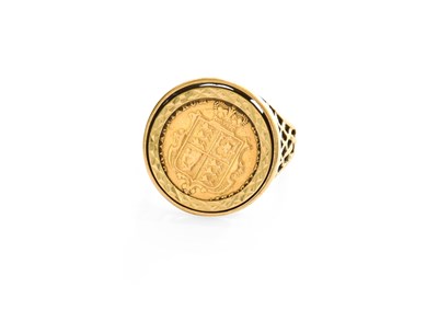 Lot 224 - A Half Sovereign Ring, dated 1871 in a 9 carat...