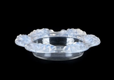 Lot 582 - A Lalique Loctudy Frosted and Clear Glass...