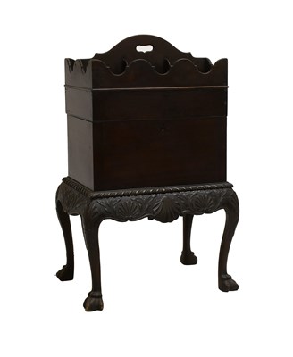 Lot 508 - An Irish George II-Style Tray-Top Cellaret,...