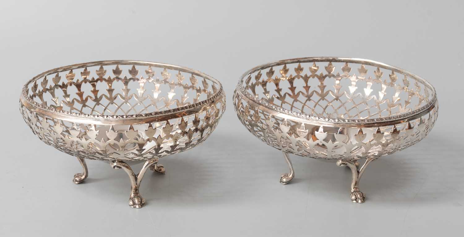 Lot 29 - A Pair of George V Silver Bowls, by Edward...