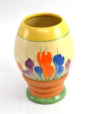 Lot 195 - A Clarice Cliff Crocus pattern vase