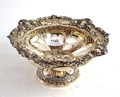 Lot 199 - A silver footed dish