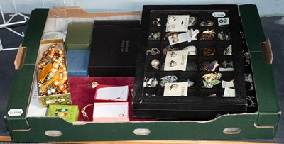 Lot 349 - A Quantity of Jewellery, including a 9 carat...