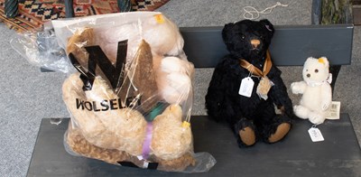 Lot 1164 - Modern Steiff Collectors Bears comprising 2003,...