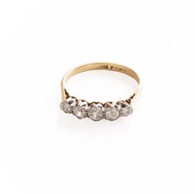 Lot 311 - A Diamond Five Stone Ring, the graduated old...