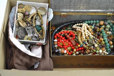 Lot 250 - A quantity of costume jewellery including micro-mosaic and beads etc