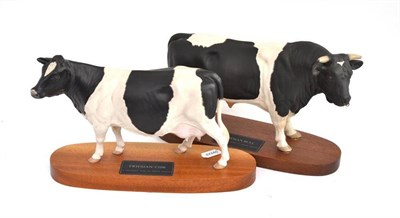 Lot 317 - Beswick 'Connoisseur model' Friesian bull and a Friesian cow