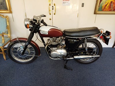 Lot 835 - Triumph Daytona