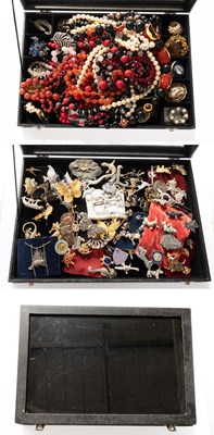 Lot 276 - A Quantity of Jewellery, including novelty...