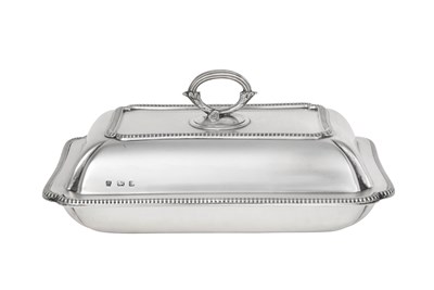 Lot 2194 - A George V Silver Entrée-Dish and Cover