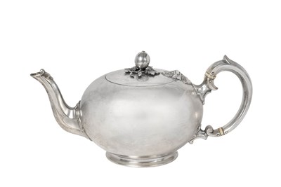 Lot 2138 - A Victorian Silver Teapot