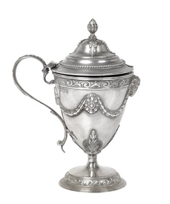 Lot 2152 - A Victorian Silver Mustard-Pot