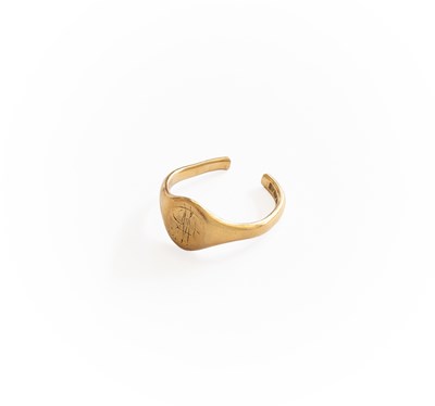 Lot 384 - An 18 Carat Gold Signet Ring (a.f.)
