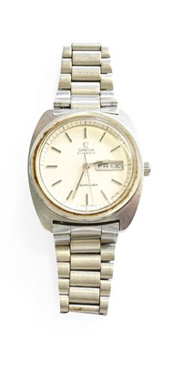 Lot 338 - A Stainless Steel Automatic Day/Date Centre...
