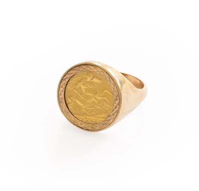 Lot 361 - A Half Sovereign Ring, dated 1902 in a loose...