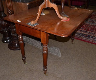 Lot 471 - Mahogany Pembroke table