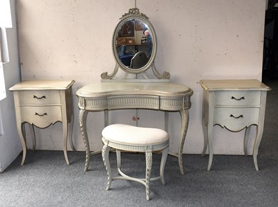 Lot 481 - A Modern Painted Kidney Shaped Dressing Table,...