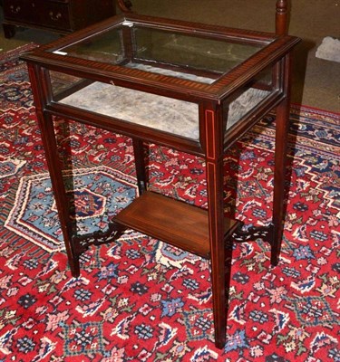 Lot 480 - Edwardian bijouterie table