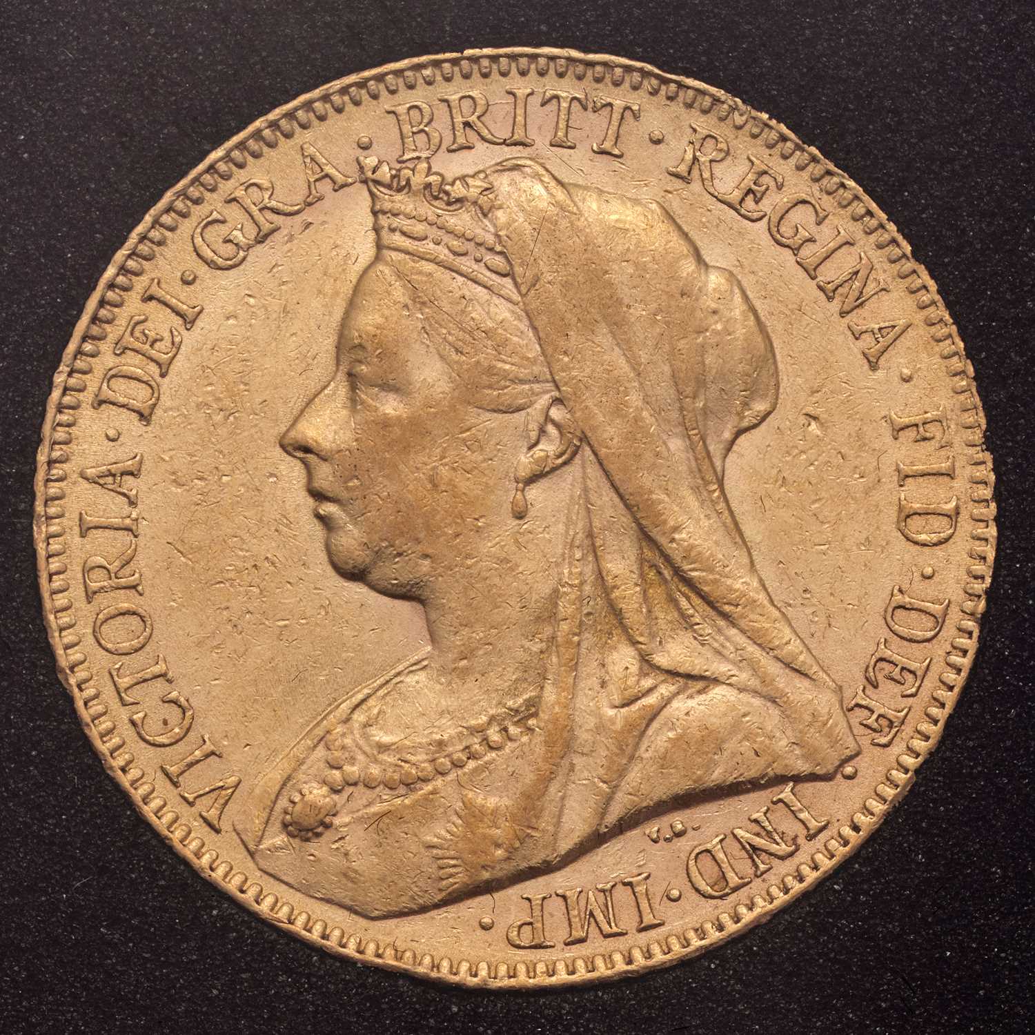 Lot 169 - Victoria, Sovereign 1900; very fine,...