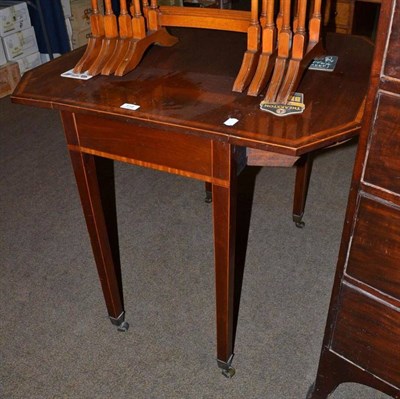 Lot 518 - Inlaid mahogany Pembroke table