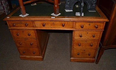 Lot 527 - Early 20th century oak desk