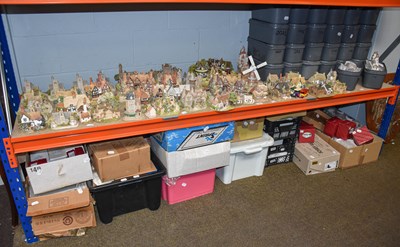 Lot 17 - Lilliput Lane: a large quantity of unboxed...