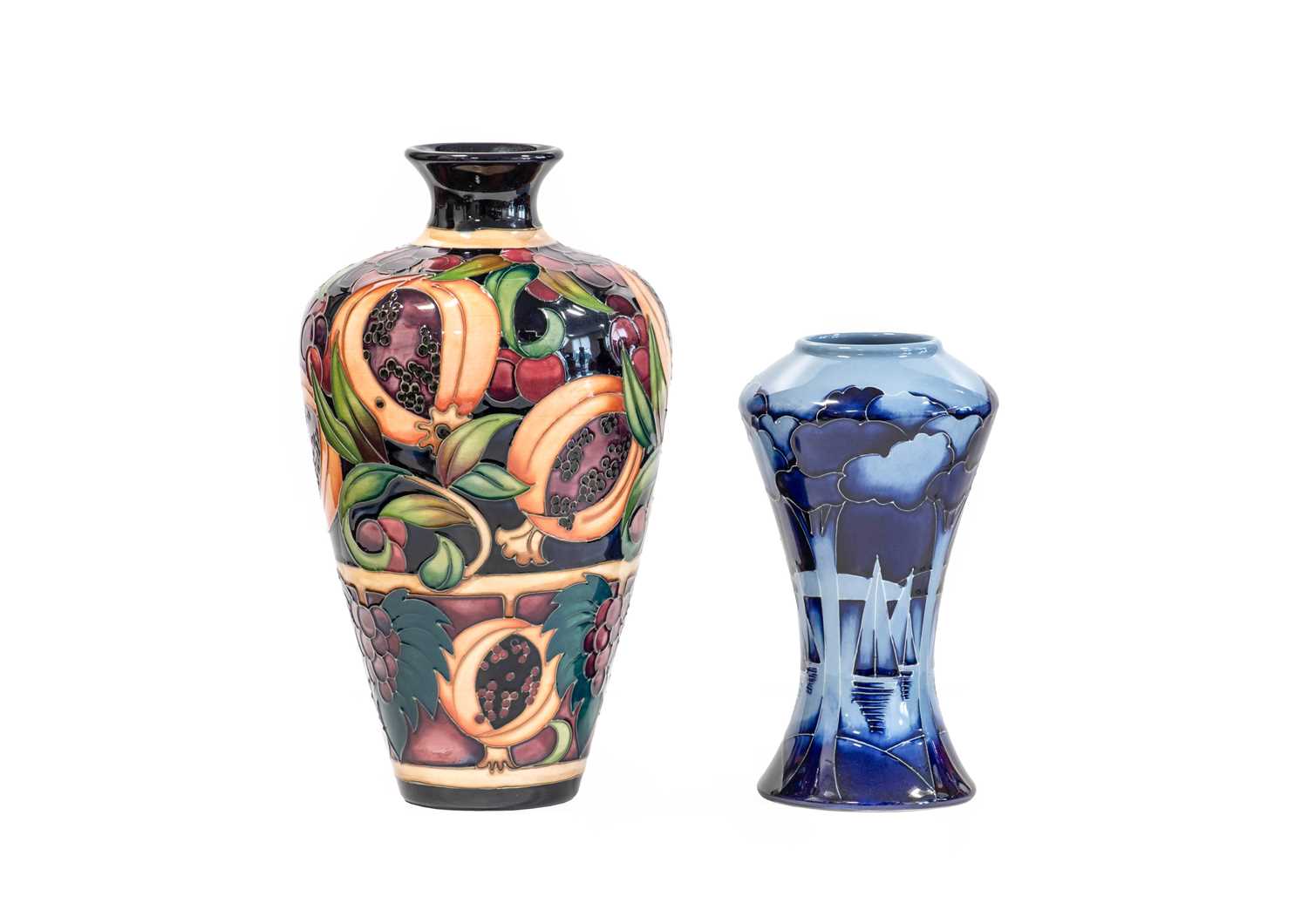 Lot 516 - Modern Moorcroft Pottery Garnet Apple Pattern...