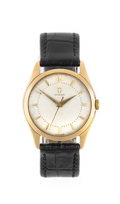 Lot 2232 - Omega: A 9 Carat Gold Centre Seconds...