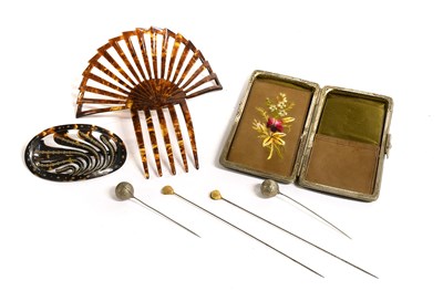 Lot 2056 - Early 20th Century Hair Accessories comprising...