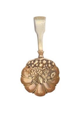 Lot 2052 - A George III Silver-Gilt Caddy-Spoon