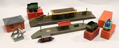 Lot 3285 - Hornby O Gauge Locomotive And Rolling Stock