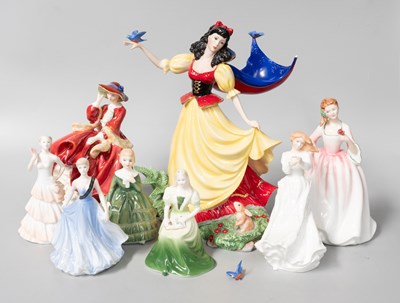 Lot 104 - A Franklin Mint Porcelain Disney Figure "Snow...